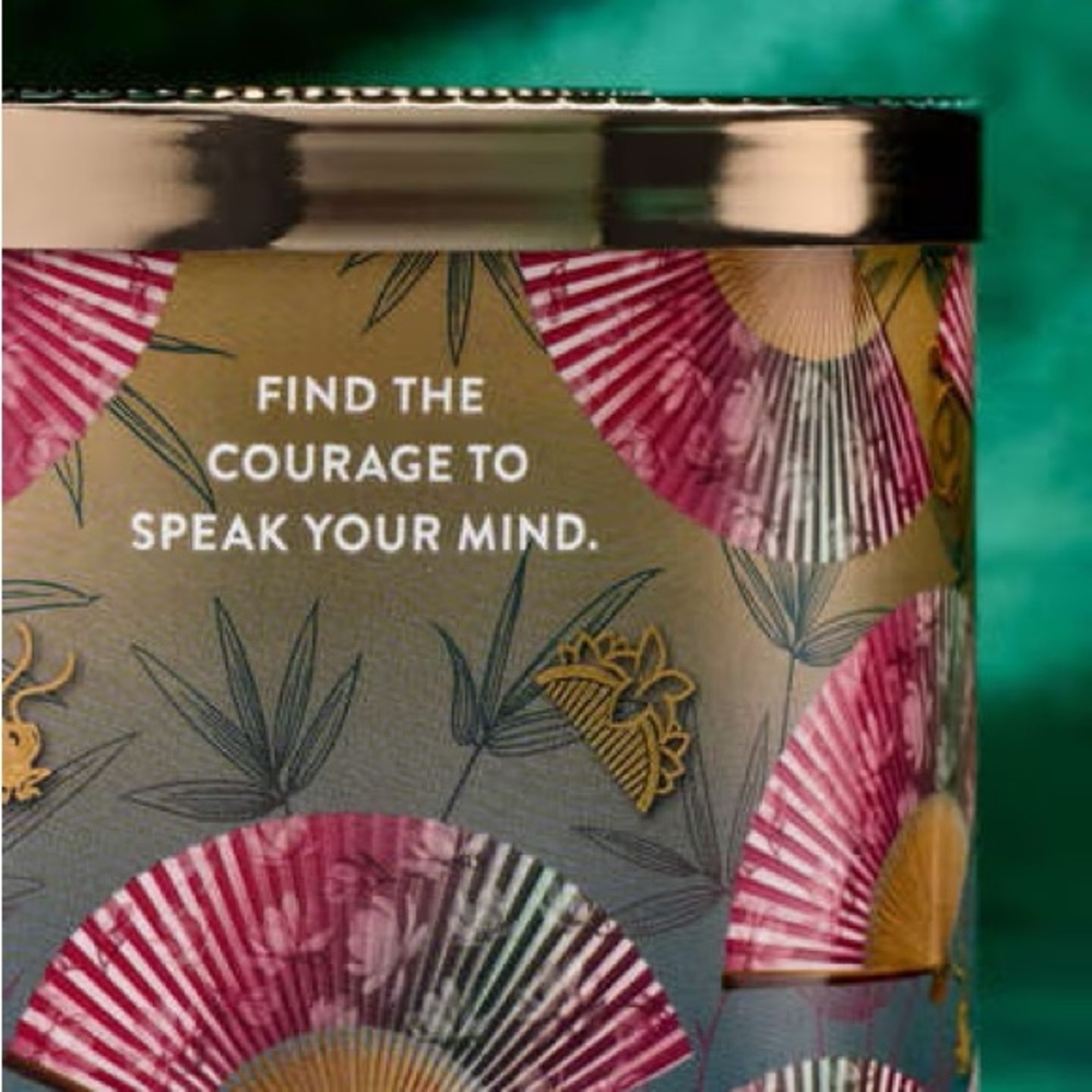 •Mulan• Bath & Body Works 3-Wick Soy Blend Wax Candle - Picture 4 of 4